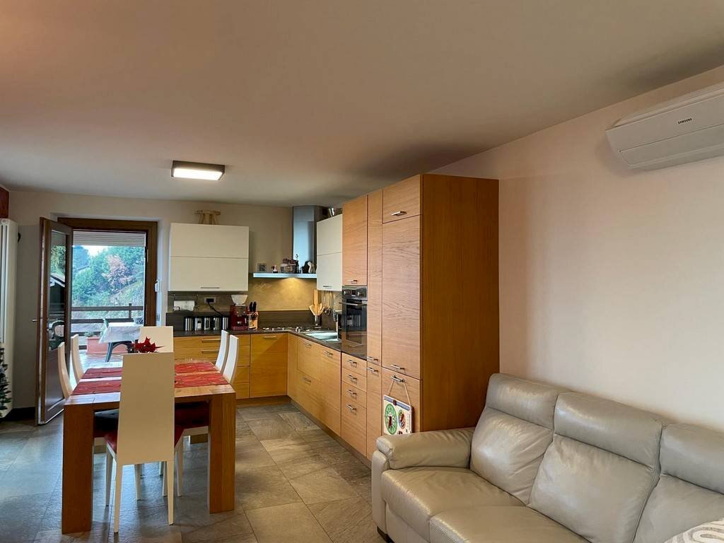 Salone - Trilocale via Piazze, 5, Cenate Sopra - foto 1