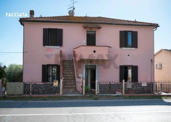 FACCIATA - Casa semi indipendente VIA DELLA COLLACCHIA
 
61, Roccastrada - foto 1