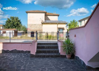 FACCIATA - Casa semi indipendente VIA DELLA COLLACCHIA
 
61, Roccastrada - foto 27