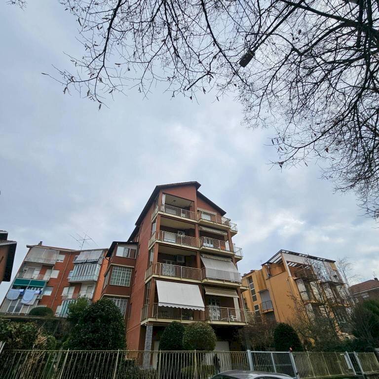 Facciata - Quadrilocale via Leonardo Bistolfi, 24, Asti - foto 2