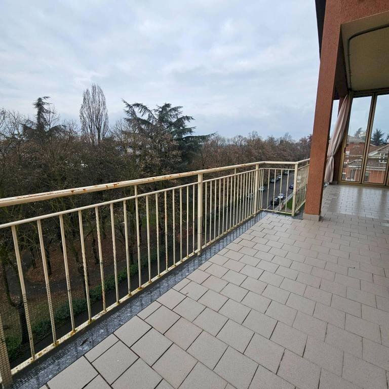 Terrazzo - Quadrilocale via Leonardo Bistolfi, 24, Asti - foto 3