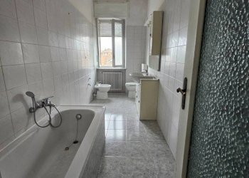 Bagno - Quadrilocale via Leonardo Bistolfi, 24, Asti - foto 10