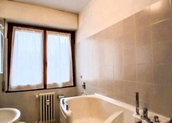 Bagno - Appartamento via Giuseppe Mazzini, 9, Sondrio - foto 16