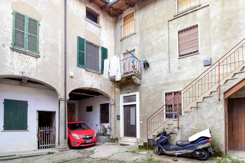 Cortile interno - Three-room apartment via Lanfranchi, 1, Olgiate Molgora - photo 3