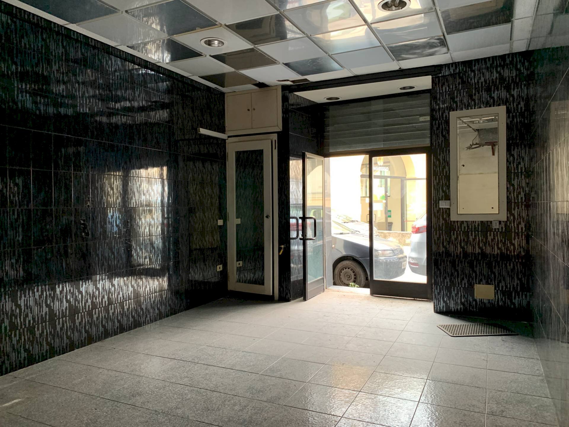 Foto 3 - Negozio Piazza Roma
53, Catanzaro - foto 3