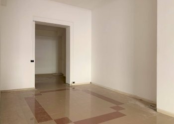 Foto 2 - Negozio via Educandato, Catanzaro - foto 2