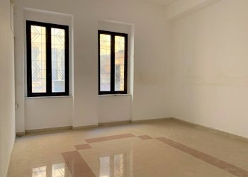 Foto 3 - Negozio via Educandato, Catanzaro - foto 3