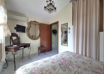 Foto 20 - Villa Via Ulisse
 
102, Borgia - foto 20