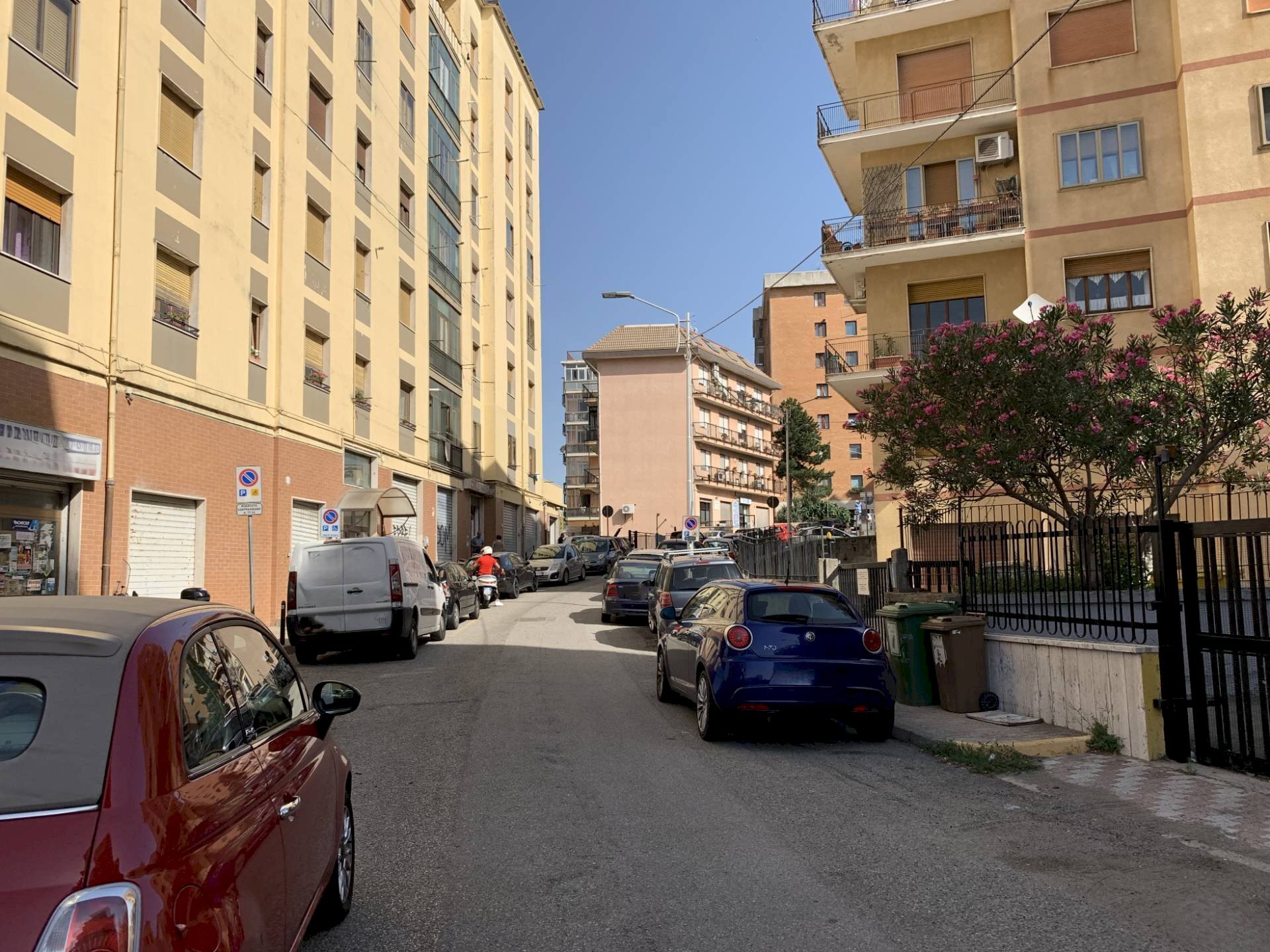 Foto 1 - Magazzino Via Madonna dei cieli
 
11, Catanzaro - foto 1