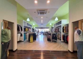 Foto 2 - Shop Viale Crotone, Catanzaro - photo 2