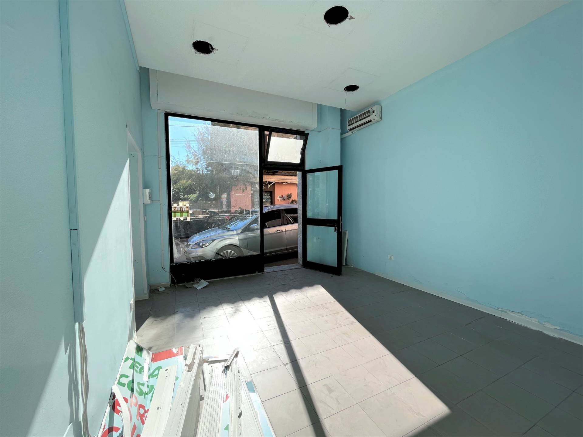 Foto 1 - Shop Via Santa Maria
 
113, Catanzaro - photo 1