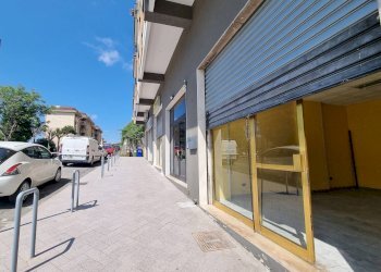 Foto 1 - Shop viale dei Bizantini
 
37, Catanzaro - photo 1