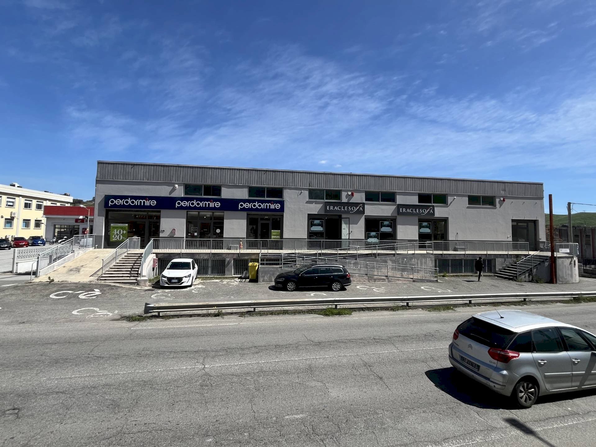 Foto 2 - Locale Commerciale via Lucrezia della Valle, Catanzaro - foto 2