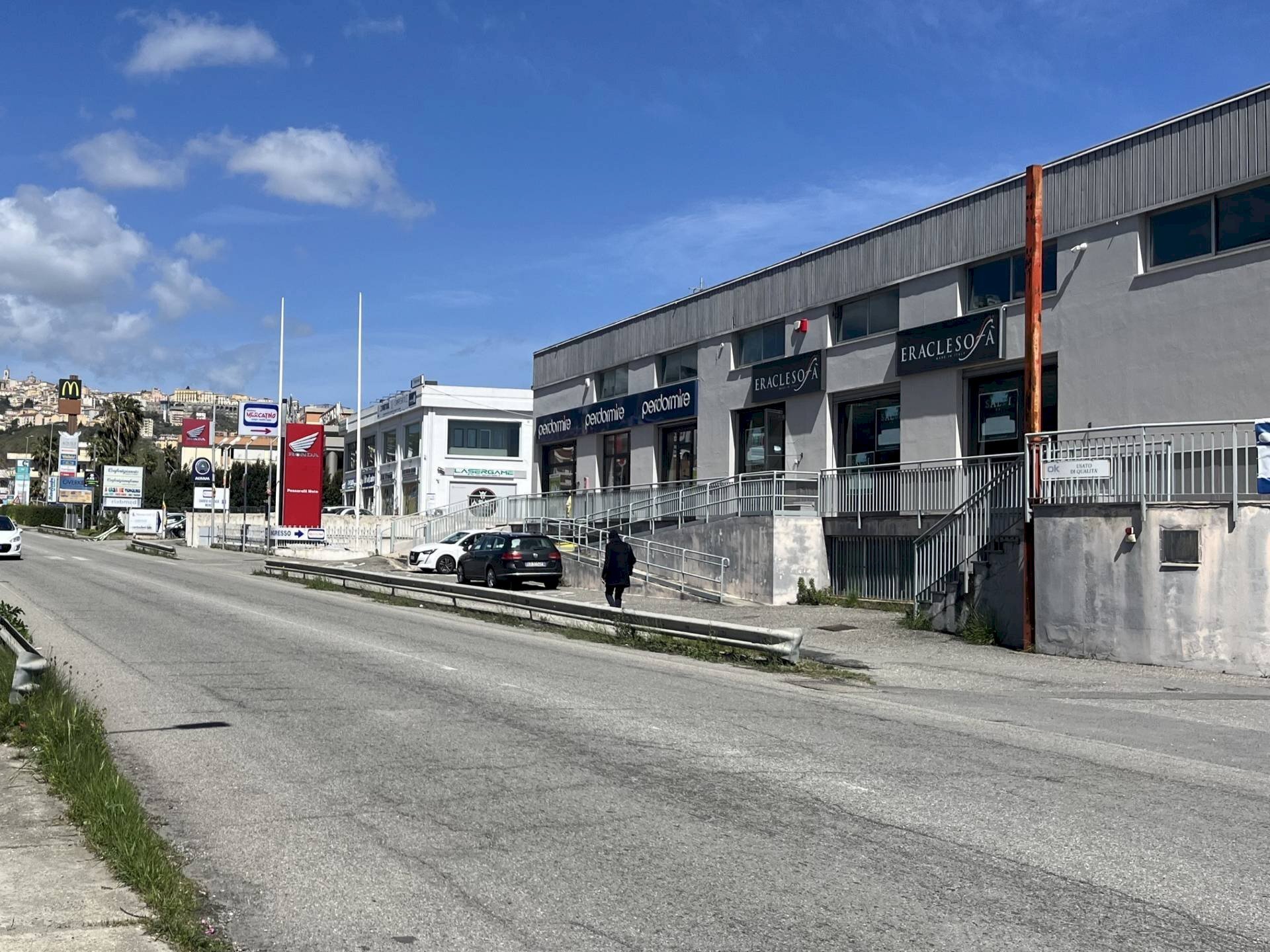 Foto 3 - Locale Commerciale via Lucrezia della Valle, Catanzaro - foto 3