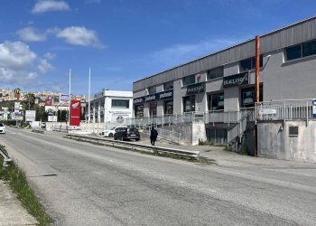 Foto 3 - Locale Commerciale via Lucrezia della Valle, Catanzaro - foto 3