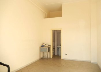 Foto 3 - Shop Via Stefano Lungomare
 
55, Catanzaro - photo 3