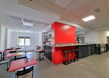 Foto 2 - Attività Commerciale via Alcide De Gasperi, Catanzaro - foto 2