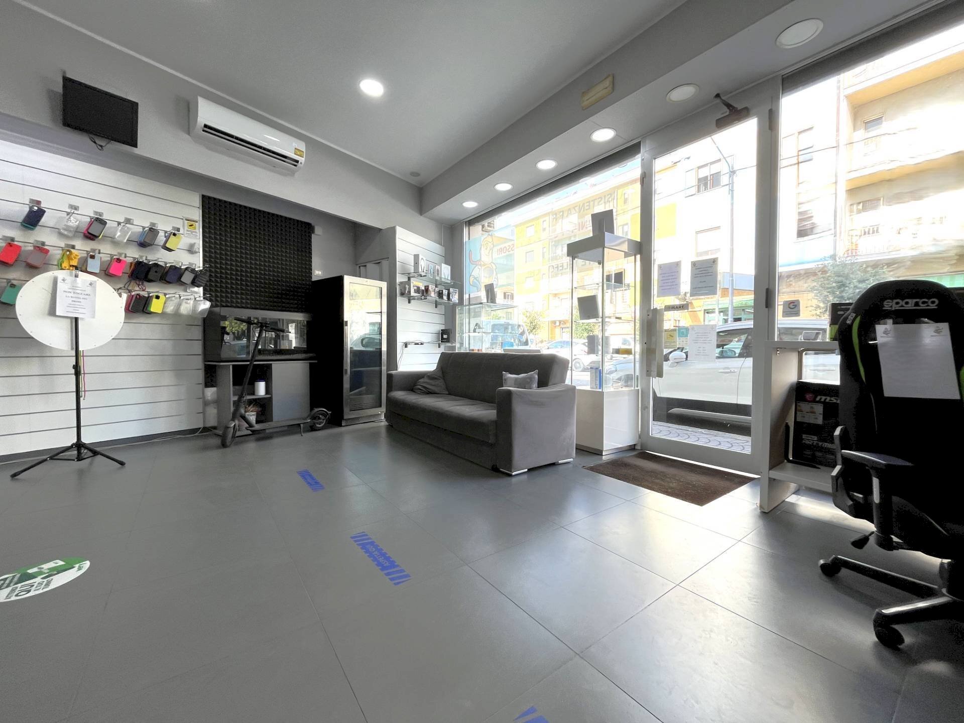 Foto 3 - Negozio Via Torrazzo
35, Catanzaro - foto 3