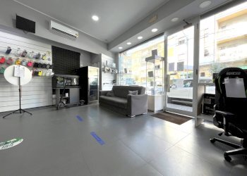 Foto 3 - Shop Via Torrazzo
 
35, Catanzaro - photo 3