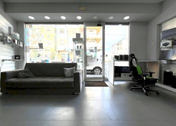 Foto 5 - Shop Via Torrazzo
 
35, Catanzaro - photo 5