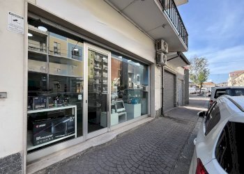 Foto 1 - Shop Via Torrazzo
 
35, Catanzaro - photo 1