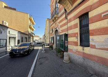 Foto 2 - Negozio Via Progresso
 
39, Catanzaro - foto 2