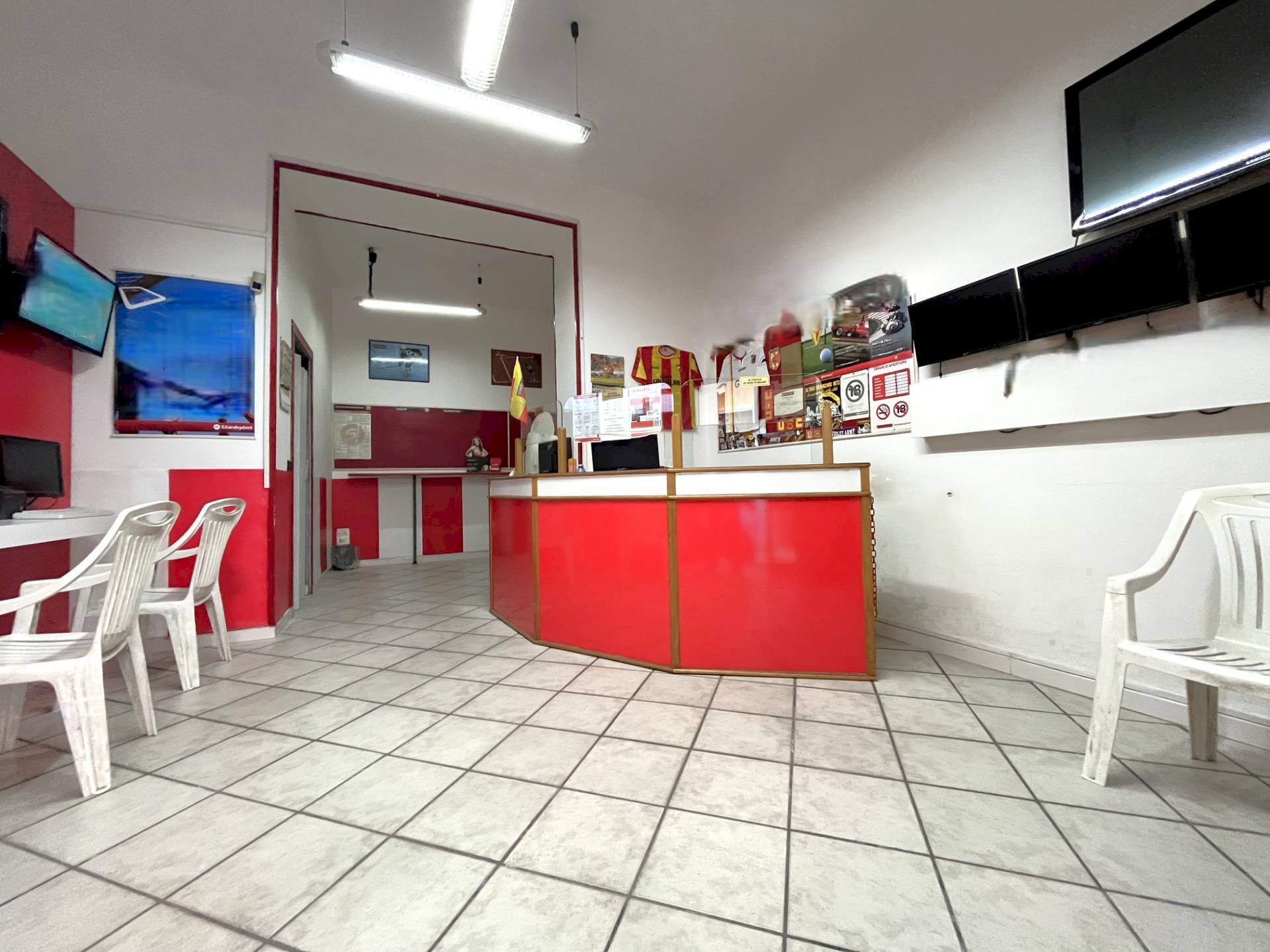 Foto 3 - Shop Via Vibo Valentia
 
11, Catanzaro - photo 3