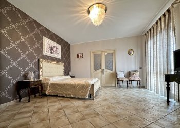 Foto 18 - Villa Via Filippo Turati
 
27, Montepaone - foto 18