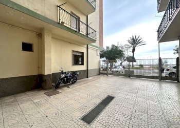 Foto 3 - Negozio via Lungomare Stefano Pugliese
 
55, Catanzaro - foto 3