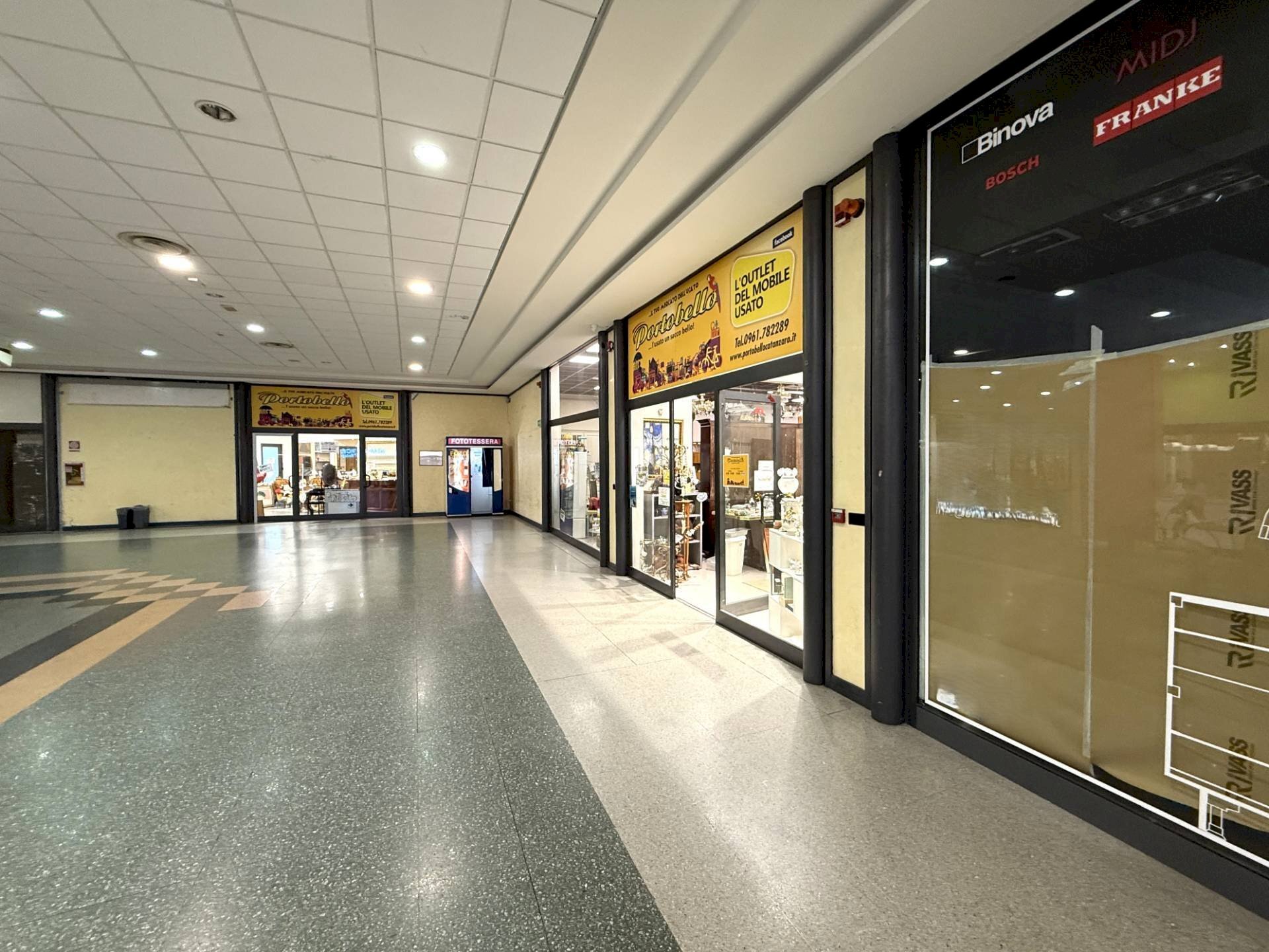 Foto 1 - Shop viale Magna Grecia, Catanzaro - photo 1