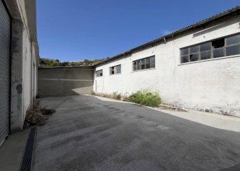 Foto 6 - Capannone via Lucrezia della Valle, Catanzaro - foto 6