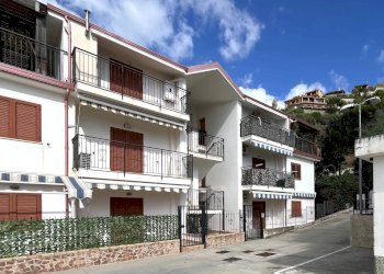 Foto 1 - Quadrilocale via marina di pietragrande
 
12, Montauro - foto 1