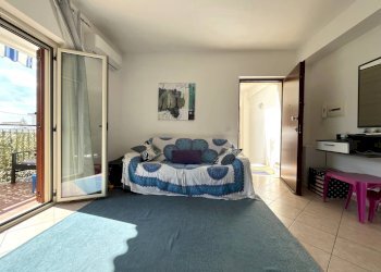 Foto 2 - Quadrilocale via marina di pietragrande
 
12, Montauro - foto 2