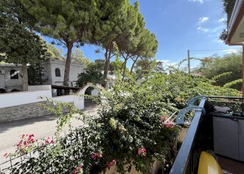 Foto 4 - Quadrilocale via marina di pietragrande
 
12, Montauro - foto 4