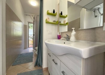 Foto 9 - Quadrilocale via marina di pietragrande
 
12, Montauro - foto 9