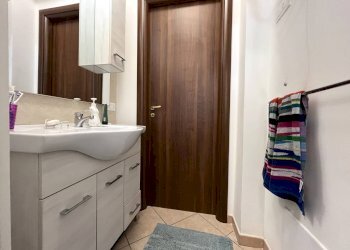 Foto 10 - Quadrilocale via marina di pietragrande
 
12, Montauro - foto 10