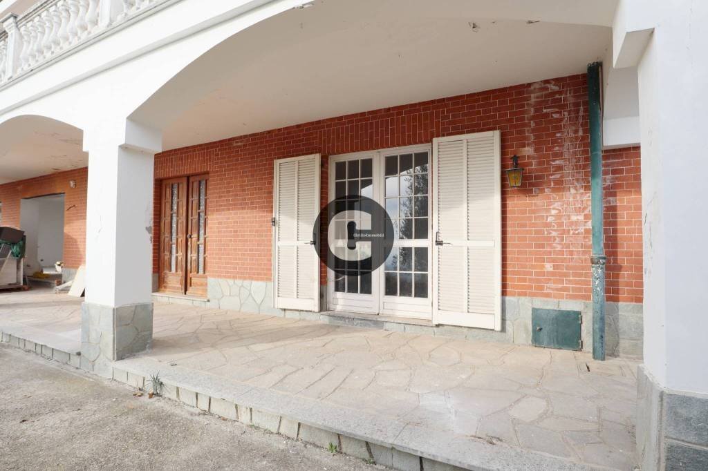 Facciata - Quadrilocale via Barbara Allason, 60, Pecetto Torinese - foto 2