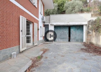 Cortile interno - Quadrilocale via Barbara Allason, 60, Pecetto Torinese - foto 34