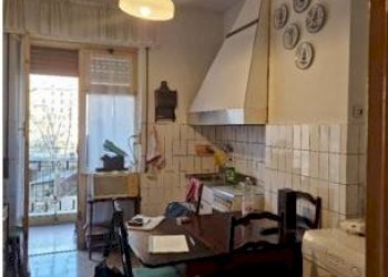 Cucina - Trilocale all'asta via Canevari, Genova (zona Marassi) - foto 10