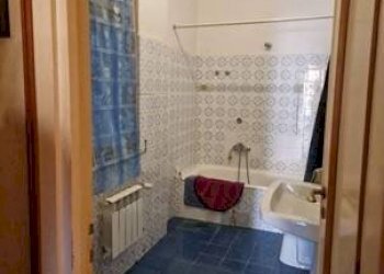 Bagno - Trilocale all'asta via Canevari, Genova (zona Marassi) - foto 14