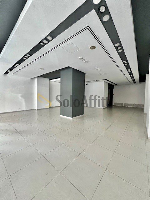 IMG_7828.jpeg - Commercial Premises Via Melo da Bari 125, Bari (neighborhood Murat) - photo 1