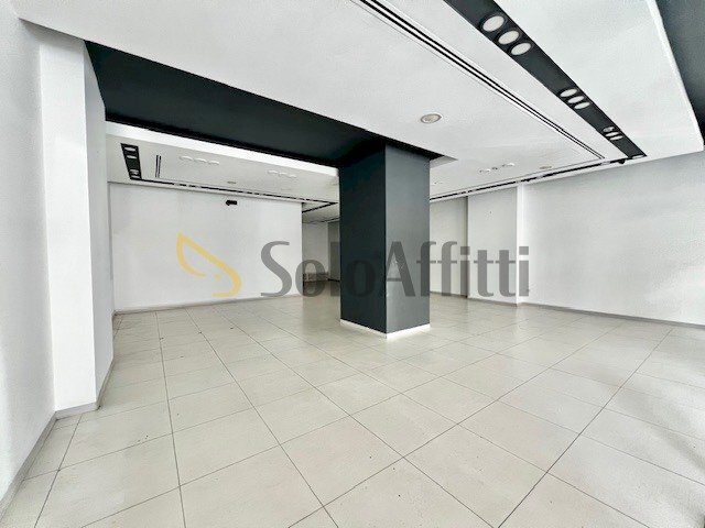IMG_7827.jpeg - Commercial Premises Via Melo da Bari 125, Bari (neighborhood Murat) - photo 2