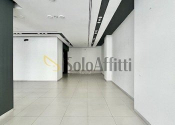 IMG_7829.jpeg - Locale Commerciale Via Melo da Bari 125, Bari (zona Murat) - foto 3