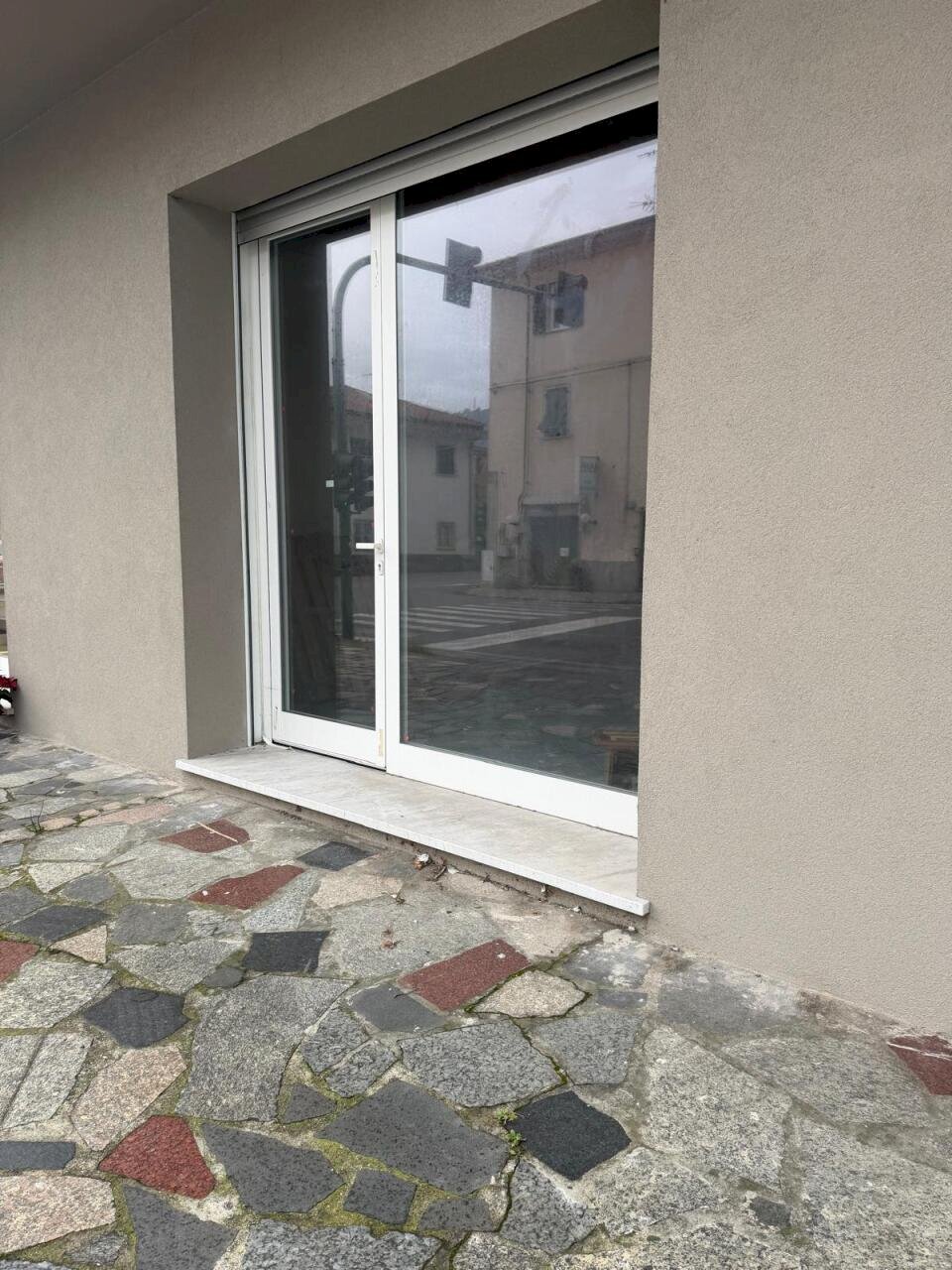 7c0fffce-ee5b-4699-8e34-080e54a449b2.jpg - Locale Commerciale Via Rozzone 1, Luni - foto 1