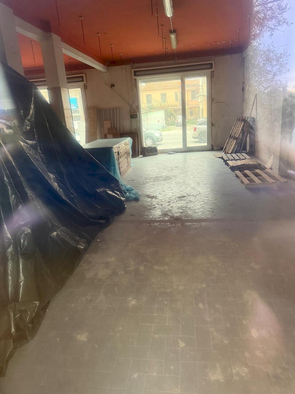 49eacf94-1f24-40e5-b46e-23e84a7b8f44.jpg - Locale Commerciale Via Rozzone 1, Luni - foto 3