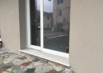 7c0fffce-ee5b-4699-8e34-080e54a449b2.jpg - Locale Commerciale Via Rozzone 1, Luni - foto 1