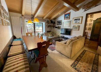 VENDITA COURMAYEUR - SOGGIORNO.ZONA PRANZO - Three-room apartment Courmayeur - photo 2