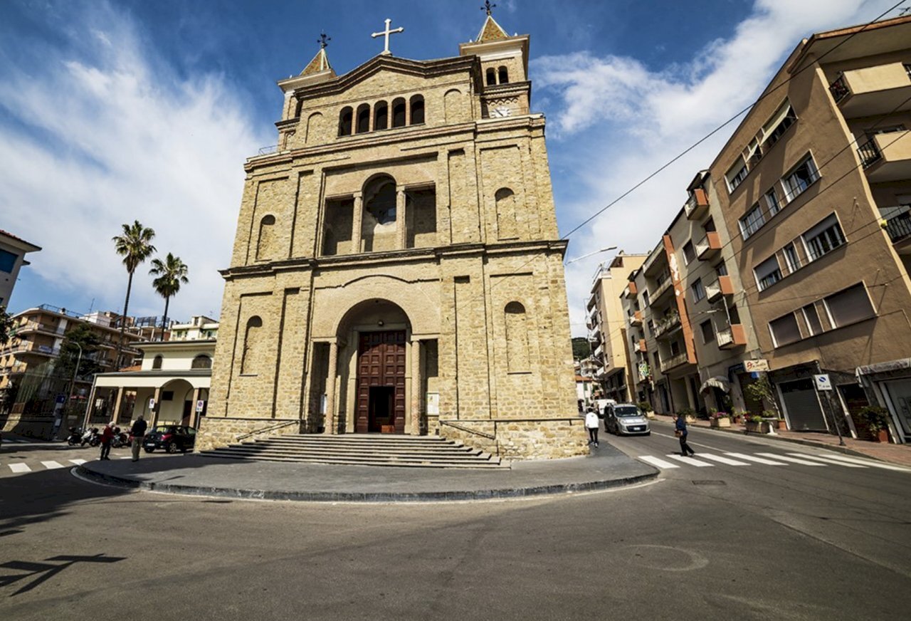 Zona - Warehouse Via Paolo Boselli 74, Taggia - photo 1