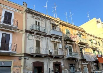 ea1ecf4c-c5be-42b3-bd5e-4e5c21a52e07.jpg - Locale Commerciale Via Francesco Petrelli 17, Bari - foto 1