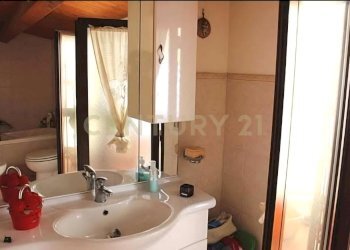 Screenshot_20251211_120213_Facebook.jpg - Villa Via Ferlito 23, Catania - foto 11